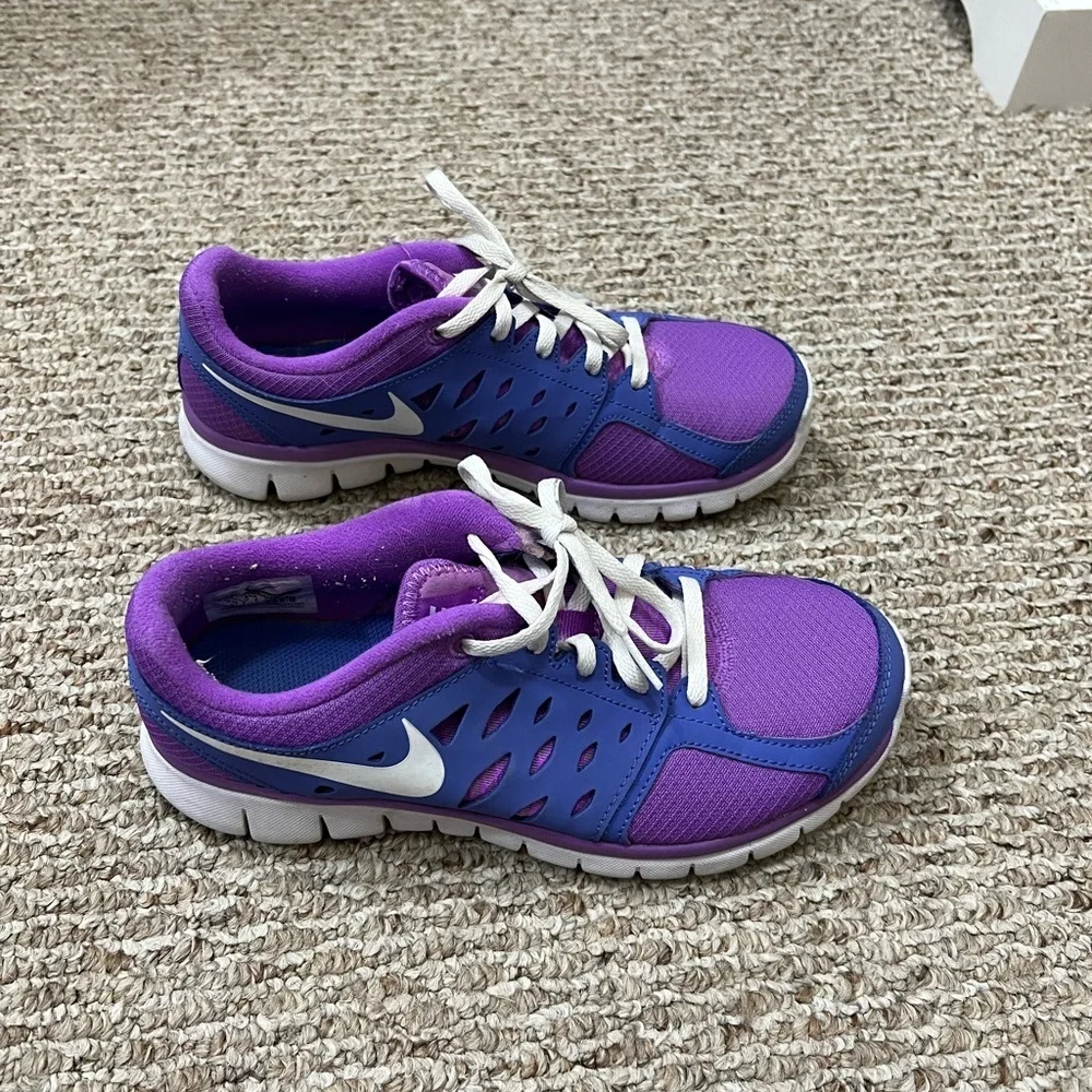 Nike Flex 2013 Run girls' youth purple and blue running shoes